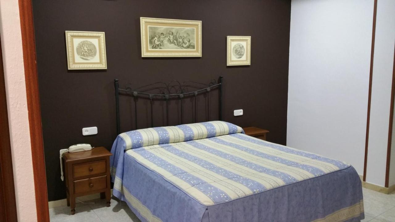 Hostal El Lirio Bollullos Par del Condado Eksteriør bilde