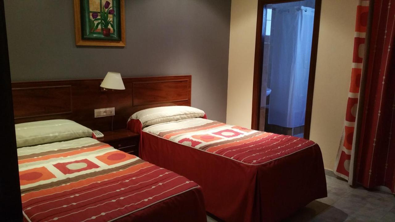 Hostal El Lirio Bollullos Par del Condado Eksteriør bilde