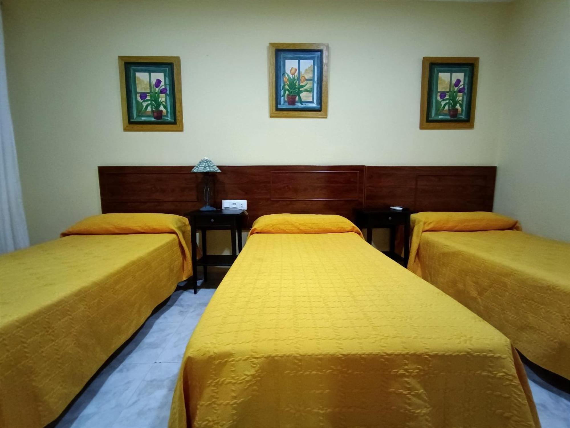 Hostal El Lirio Bollullos Par del Condado Eksteriør bilde