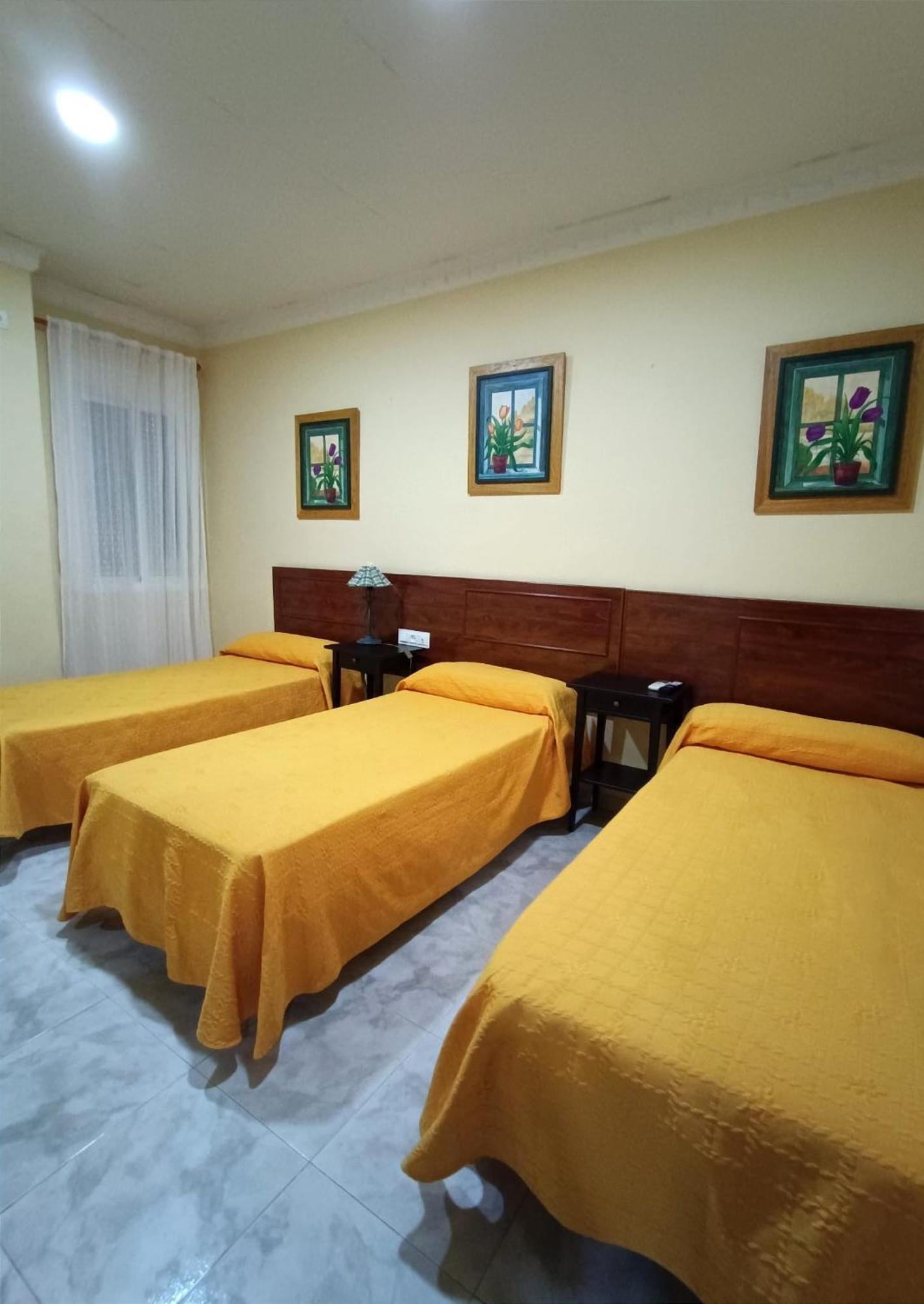 Hostal El Lirio Bollullos Par del Condado Eksteriør bilde